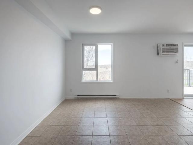 Apartment for rent in Saint-Basile-le-Grand, Montérégie