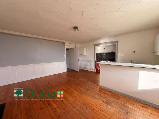 Appartement location à Zone artisanale de Croix Grand Borne, Saint-Laurent-de-Chamousset
