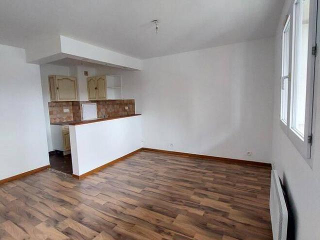 Studio location à Centre Ville, Compiègne