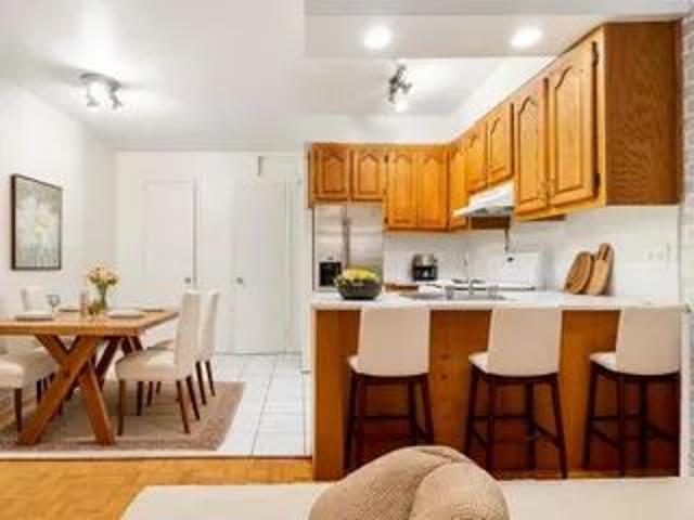 Apartment for rent in Mont-royal, Quebec
