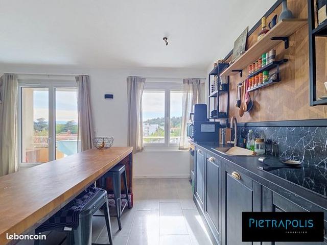 Appartement vente à Saint-Genis-Laval, Rhône