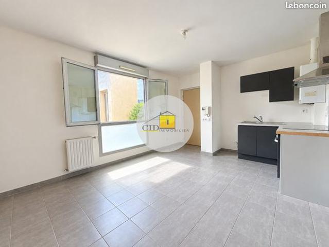 Appartement vente à Saint-Laurent-de-Mure, Rhône