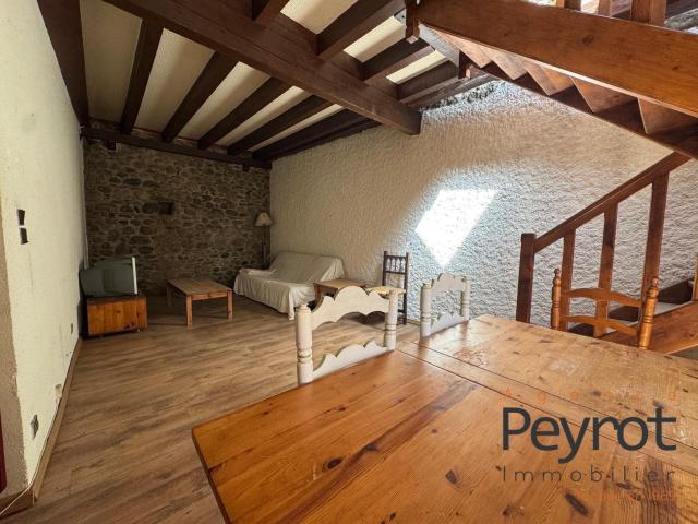 Appartement vente à Hix, Bourg-Madame
