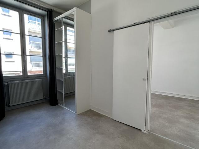 Appartement vente à Parking Place du Martroi, Orléans