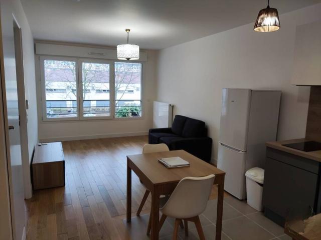 Appartement location à France métropolitaine, Courbevoie
