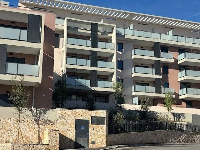 Appartement location à Saint-Laurent-du-Var, Alpes-Maritimes