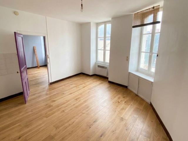 Appartement vente à Saint-Martin-du-Bois, Segré-en-Anjou Bleu