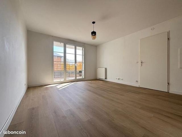 Appartement vente à Saint-Pierre-du-Perray, Essonne