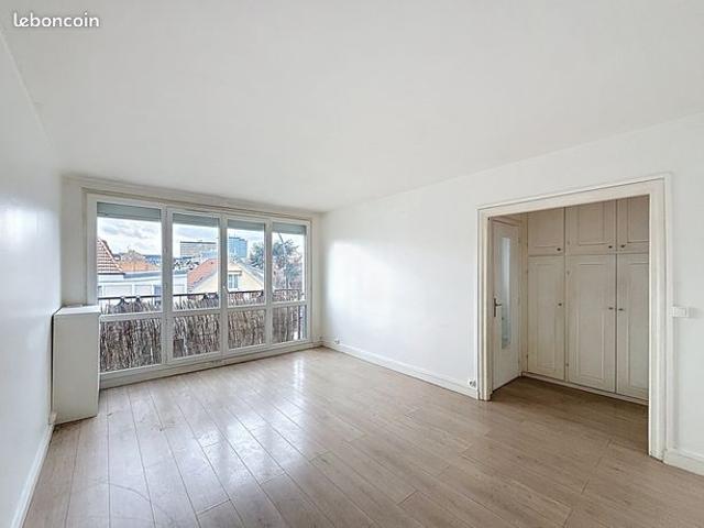 Appartement vente à La Garenne-colombes, Hauts-de-Seine