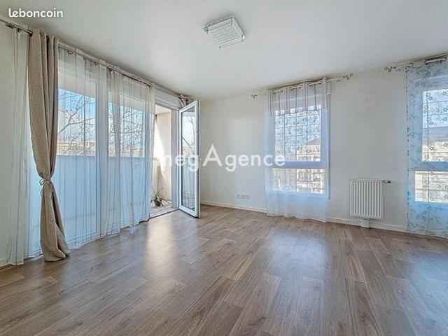 Appartement vente à Mantes-la-Jolie, Les Mureaux