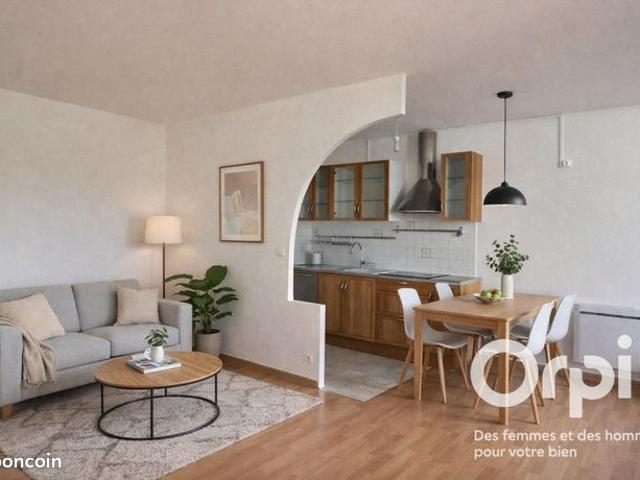 Appartement vente à Rambouillet, Voisins-le-bretonneux