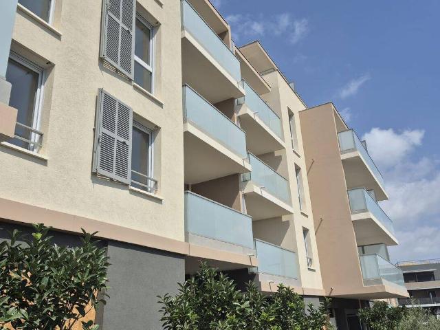 Appartement location à Saint-Laurent-du-Var, Alpes-Maritimes