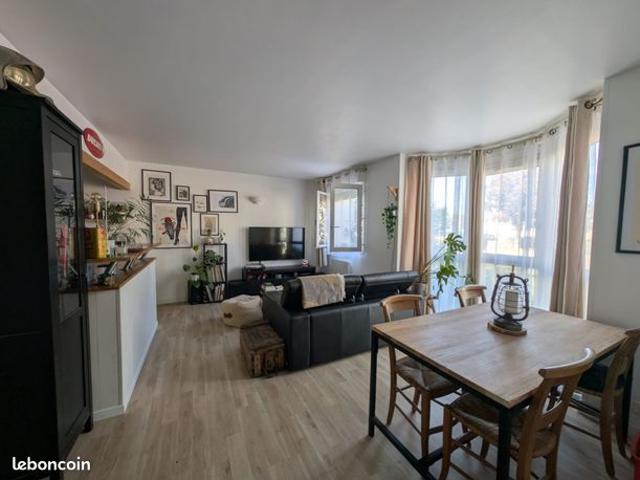 Appartement vente à Le Coudray-Montceaux, Essonne