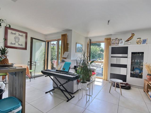 Appartement vente à Lotissement des Hortensias, Saint-Bonnet-les-Oules