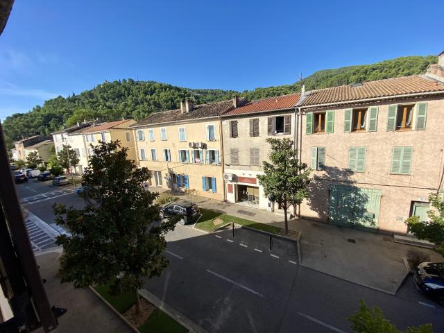 Appartement location à Arrondissement de Toulon, Solliès-pont