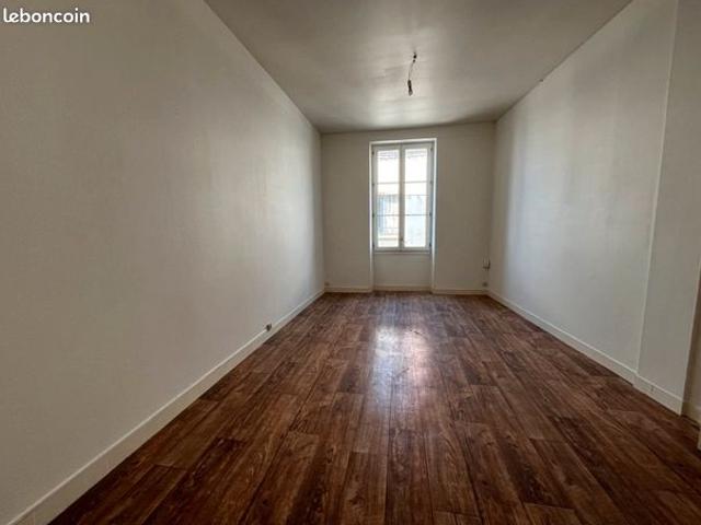 Appartement vente à Saint-Amand-Montrond, Saint-amand-montrond