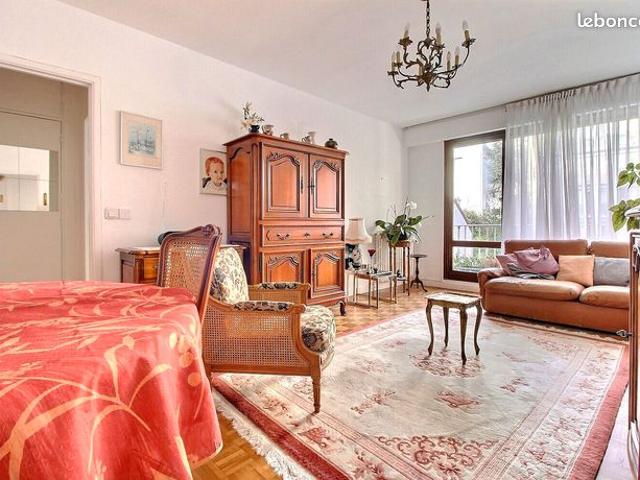 Appartement vente à Courbevoie, Hauts-de-Seine