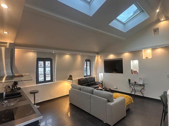 Appartement vente à Parking Place du Martroi, Orléans
