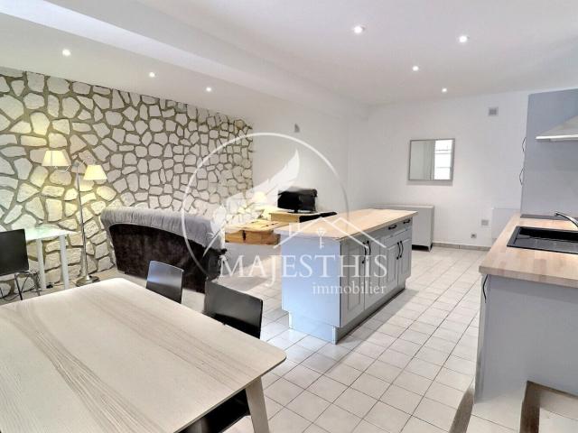 Appartement vente à Arrondissement de Toulon, Hyères