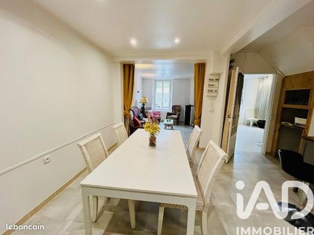 Appartement vente à Fontainebleau, Montcourt-fromonville