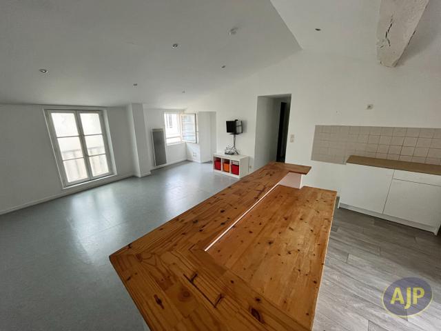 Appartement location à Saint-Pierre, Saintes