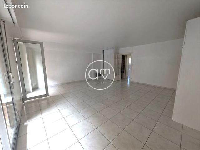Appartement vente à Arrondissement de Toulon, Hyères