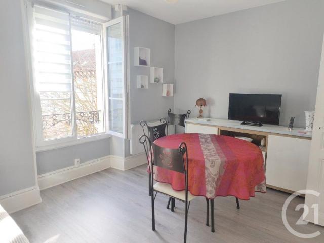 Appartement location à Neufchâteau, Vittel