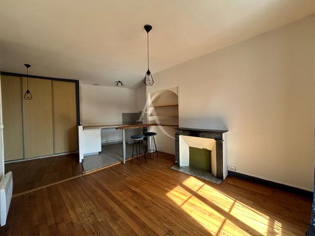 Appartement location à Aux Rochers, Champagnac