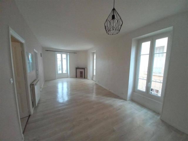 Appartement location à La Roque-Sainte-Marguerite, Aveyron