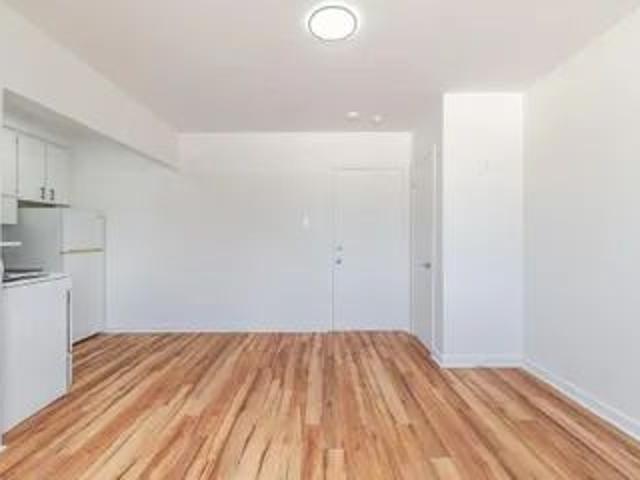 Apartment for rent in St. Leonard's, Quebec
