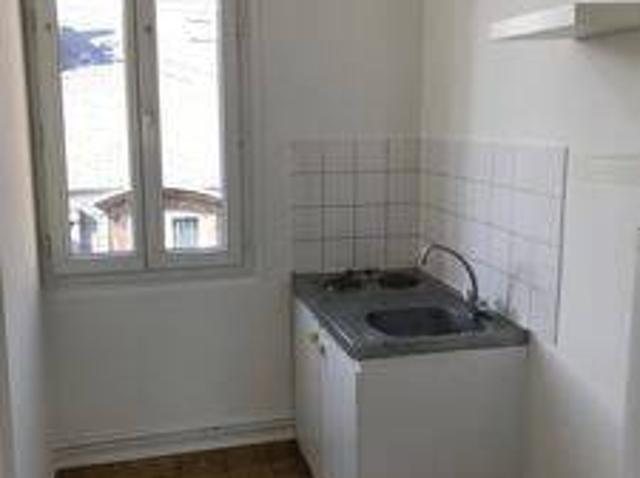 Studio location à rue de la République, Orléans
