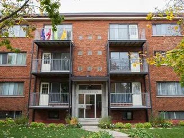 Apartment for rent in Baie-d'urfé, Quebec