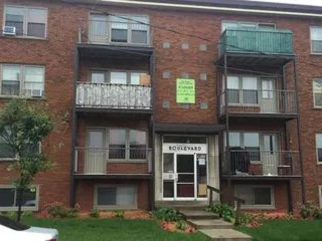 Apartment for rent in Baie-d'urfé, Quebec