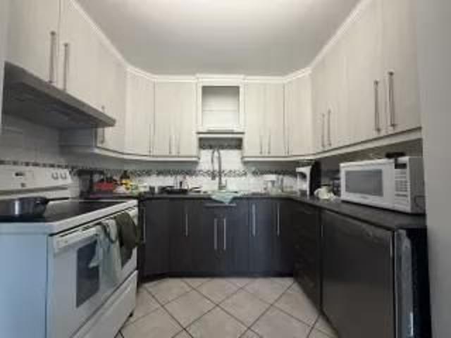 Apartment for rent in Saint-Mathieu, Québec