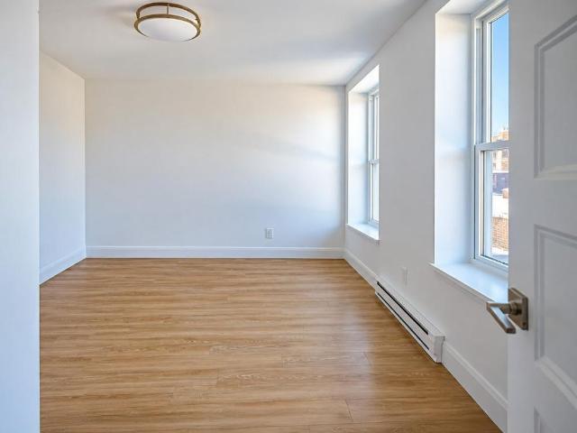 Apartment for rent in La Cité-Limoilou, Québec