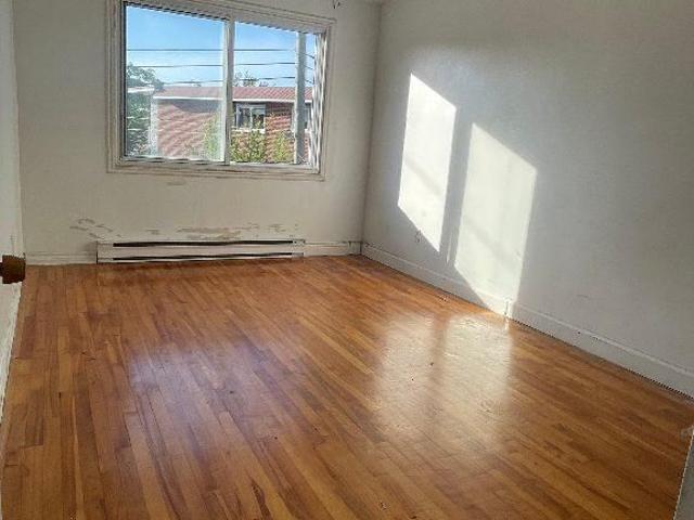 Apartment for rent in St. Leonard's, Quebec