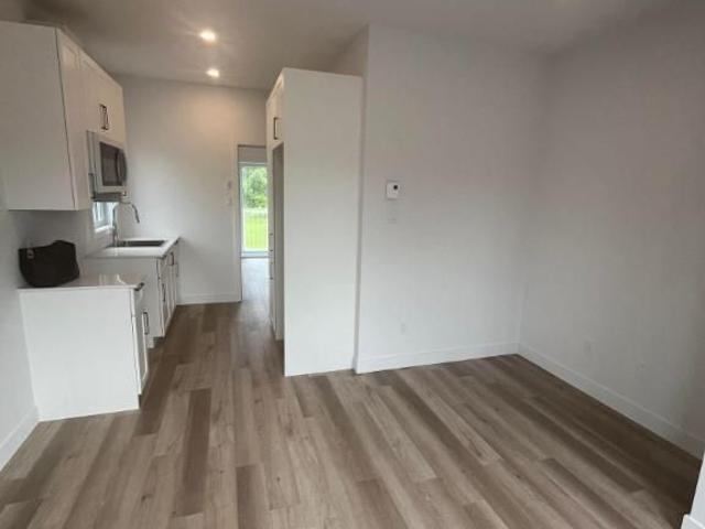Apartment for rent in Les Collines-de-l'outaouais, Quebec