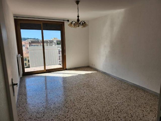 Appartement location à Saint-Roch, Contes