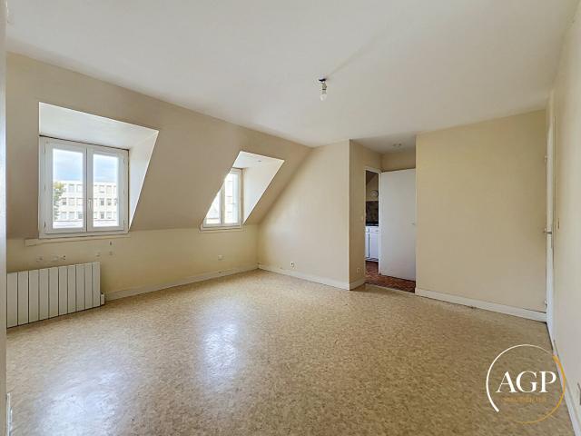 Appartement vente à Parking Place du Martroi, Orléans