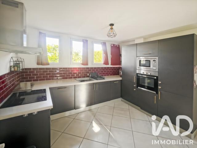 Appartement vente à Entrepôts Pétroliers de la Haute Seine, La Rochette