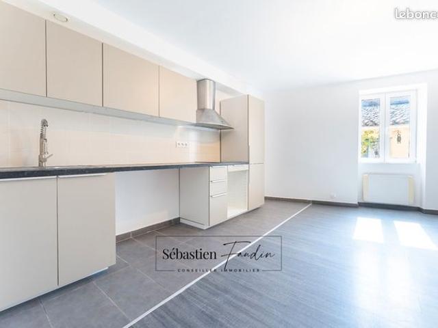 Appartement vente à Arrondissement de Toulon, Solliès-toucas