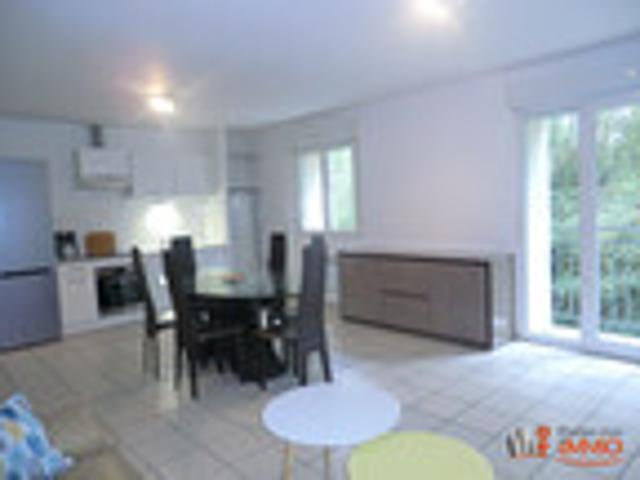 Appartement location à La Tour-du-Pin, Four