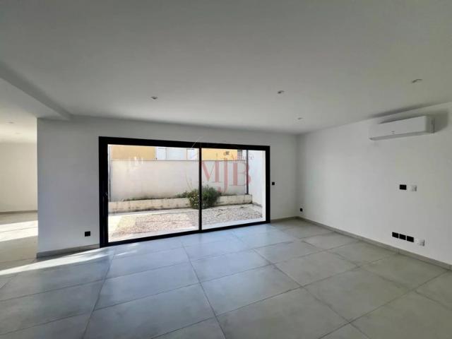 Appartement location à Arles, Saint-etienne-du-grès