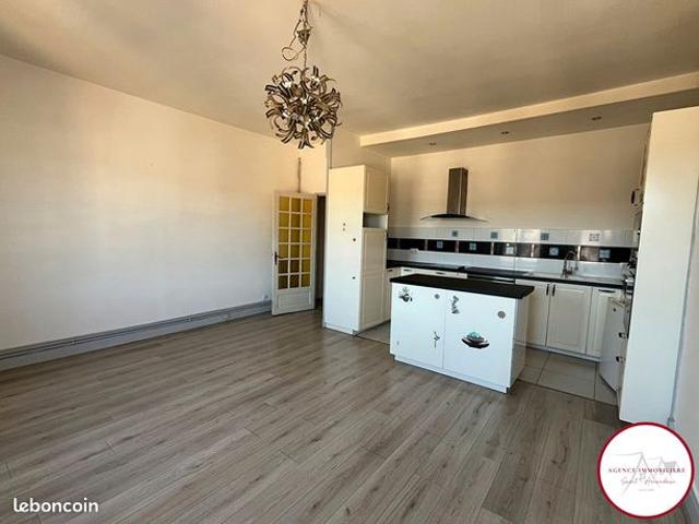 Appartement vente à Saint-Amand-Montrond, Cher