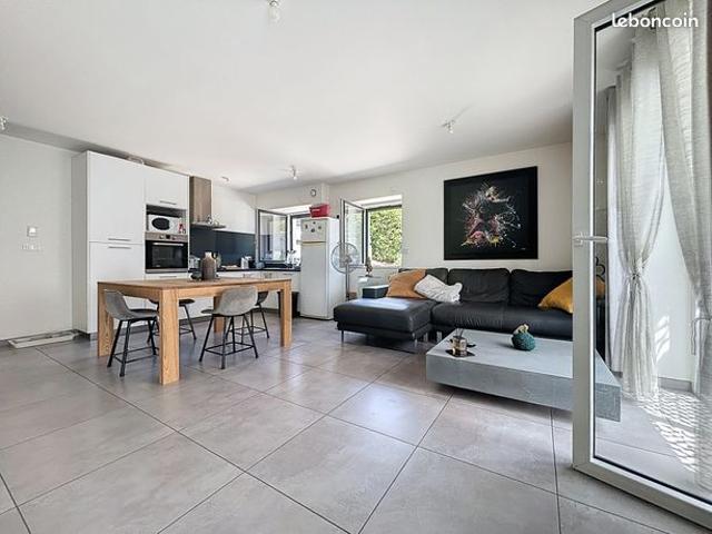 Appartement vente à Saint-Jeoire-Prieuré, Savoie