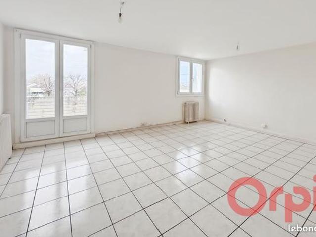 Appartement vente à Saint-Amand-Montrond, Saint-amand-montrond