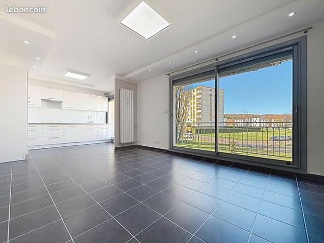 Appartement vente à La Tour-du-Pin, La Verpillière