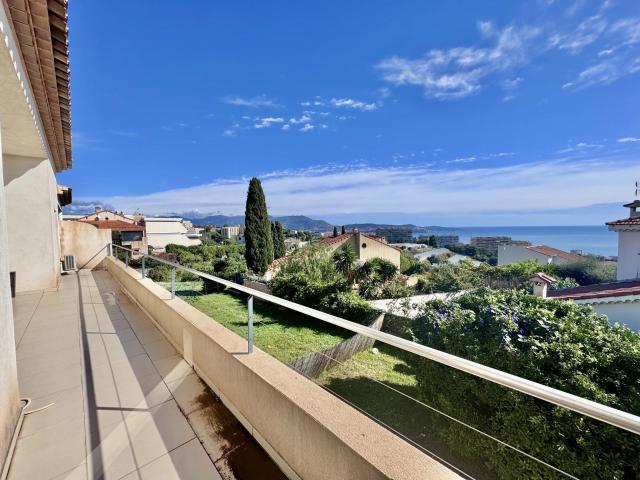 Appartement location à Saint-Antoine de Ginestière, Nice