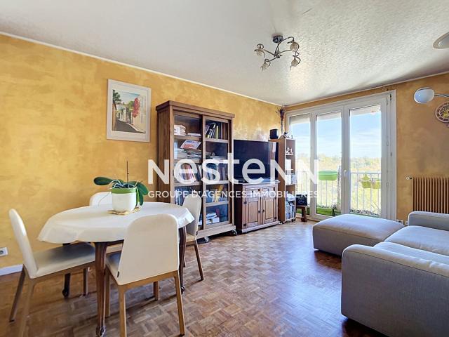 Appartement vente à Sathonay-Camp, Rhône