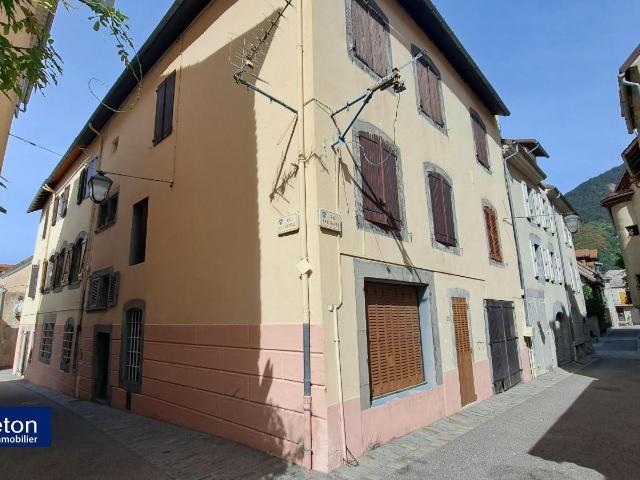Appartement vente à Saint-Roch, Corps